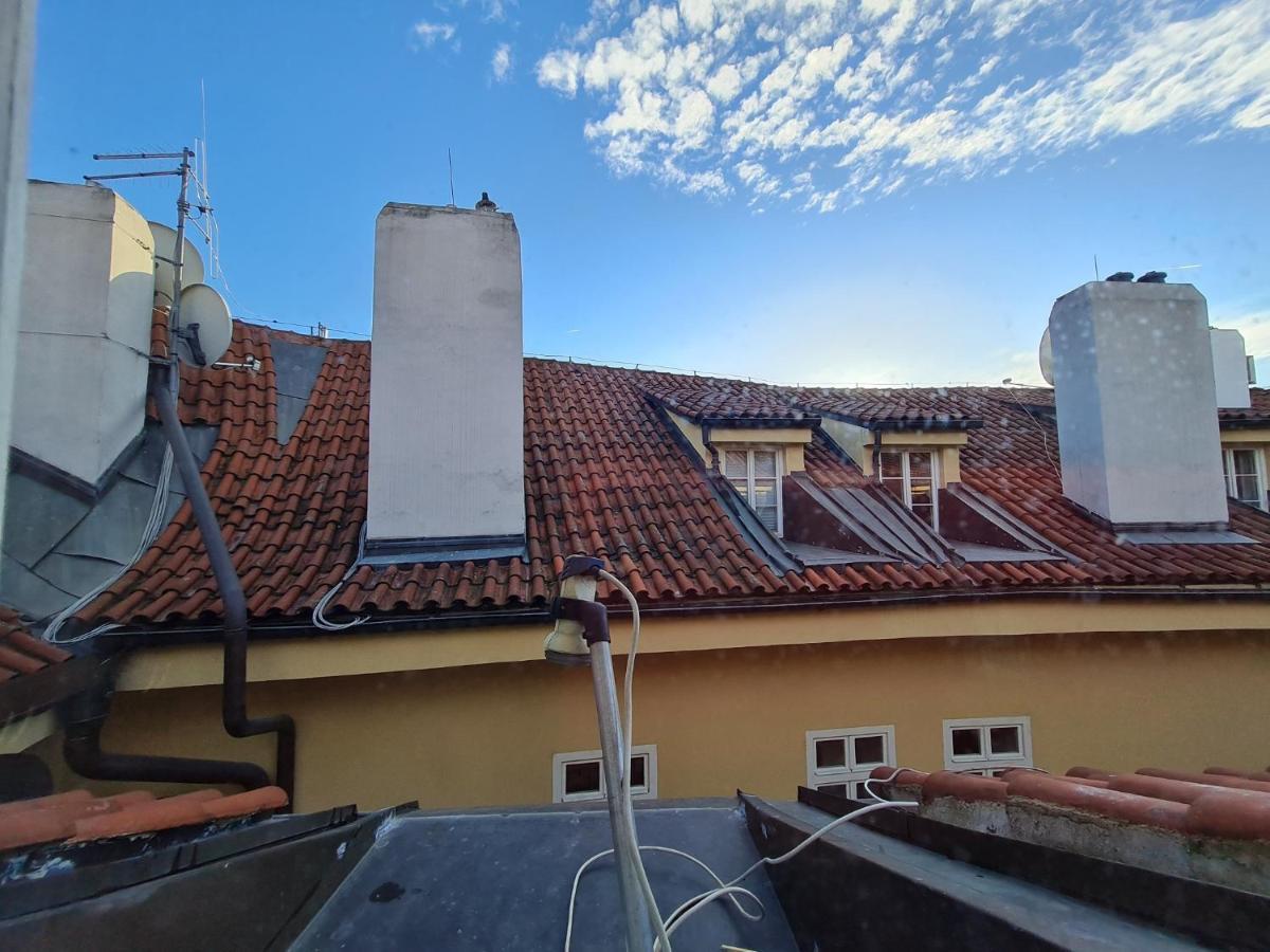 Magic Central Attic Apartment Прага Екстер'єр фото